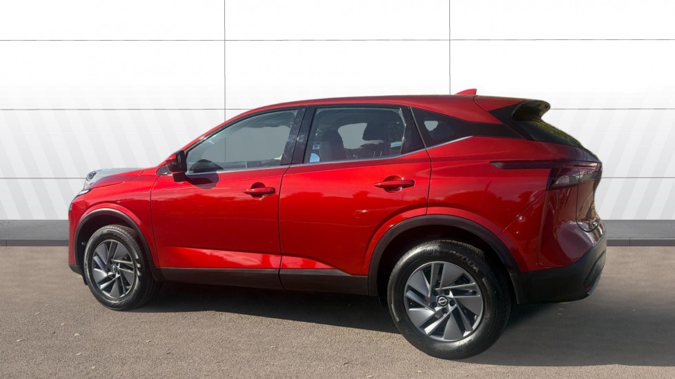 Nissan Qashqai 1.3 DiG-T MH Acenta Premium 5dr Petrol Hatchback - Image 2