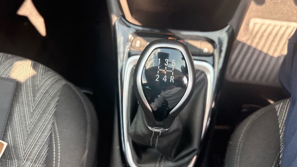 Vauxhall Crossland X 1.2 [83] Griffin 5dr [Start Stop] Petrol Hatchback - Image 25