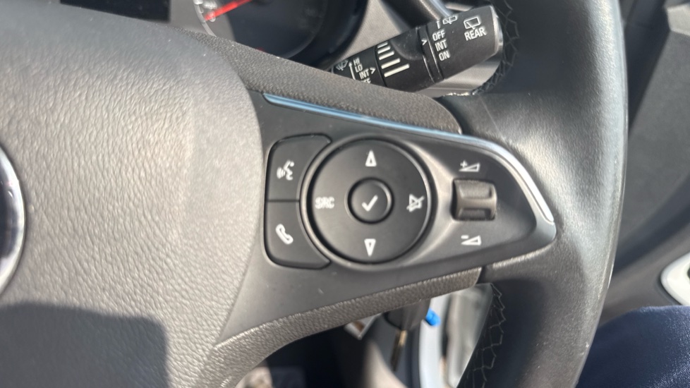 Vauxhall Crossland X 1.2 [83] Griffin 5dr [Start Stop] Petrol Hatchback - Image 27