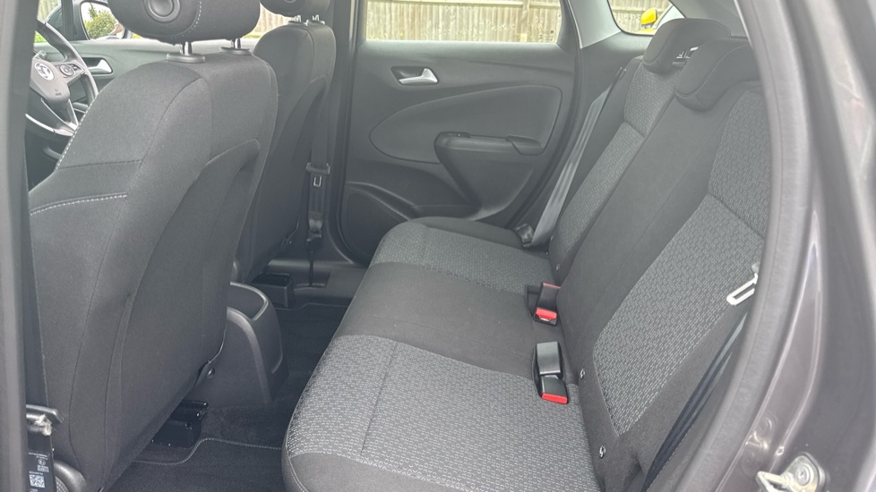 Vauxhall Crossland 1.2 Turbo Design 5dr Petrol Hatchback - Image 16