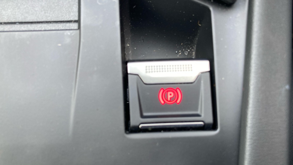 Peugeot 408 1.2 PureTech GT 5dr EAT8 Petrol Hatchback - Image 22