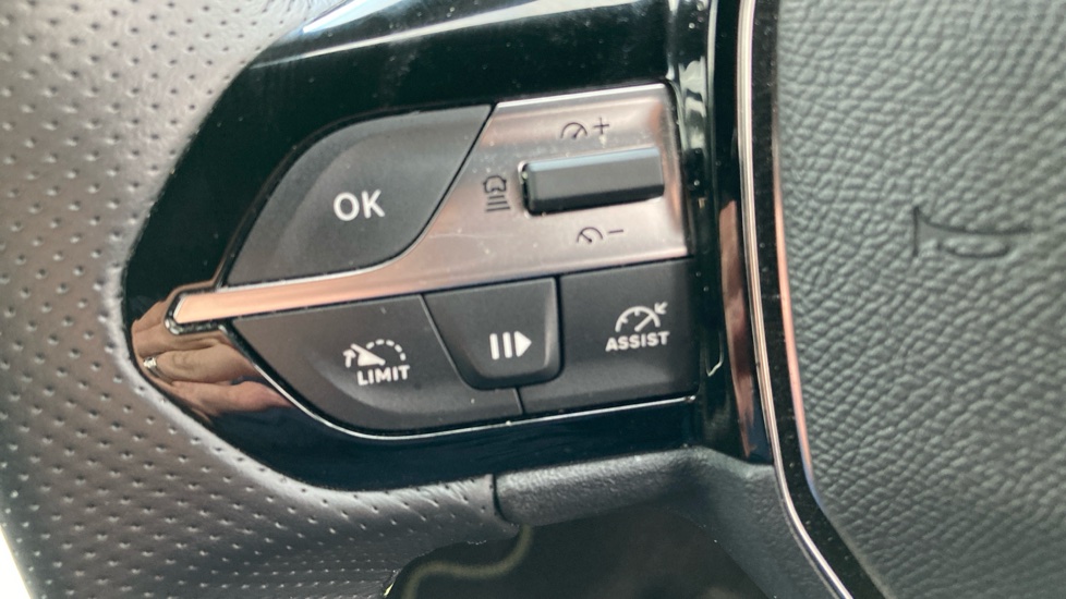 Peugeot 408 1.2 PureTech GT 5dr EAT8 Petrol Hatchback - Image 23