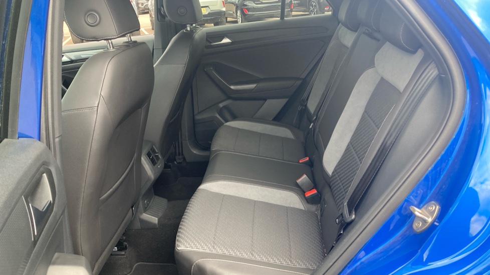 Volkswagen T-Roc 1.5 TSI EVO R-Line 5dr DSG Petrol Hatchback - Image 16