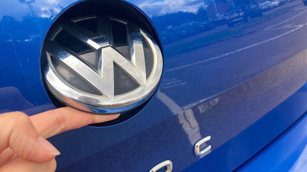 Volkswagen T-Roc 1.5 TSI EVO R-Line 5dr DSG Petrol Hatchback - Image 25
