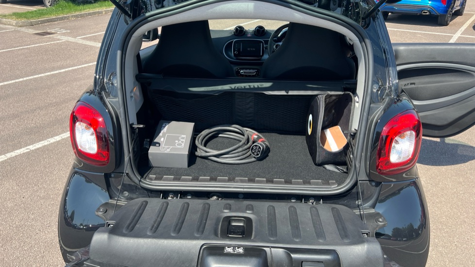 smart EQ fortwo coupe 60kW EQ Pulse Premium 17kWh 2dr Auto [22kWCh] Electric Coupe - Image 4