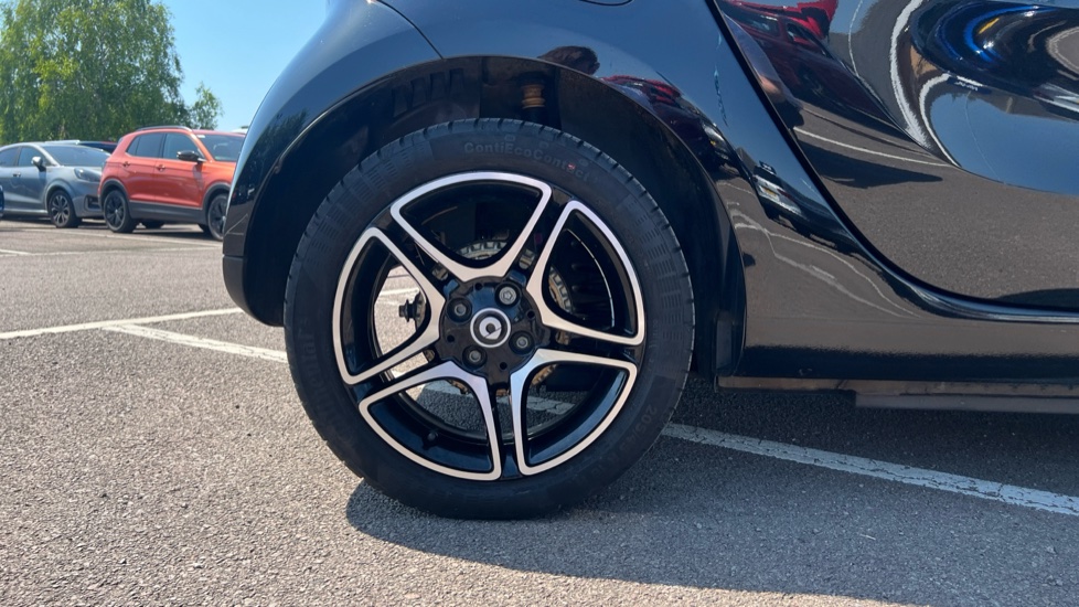 smart EQ fortwo coupe 60kW EQ Pulse Premium 17kWh 2dr Auto [22kWCh] Electric Coupe - Image 7