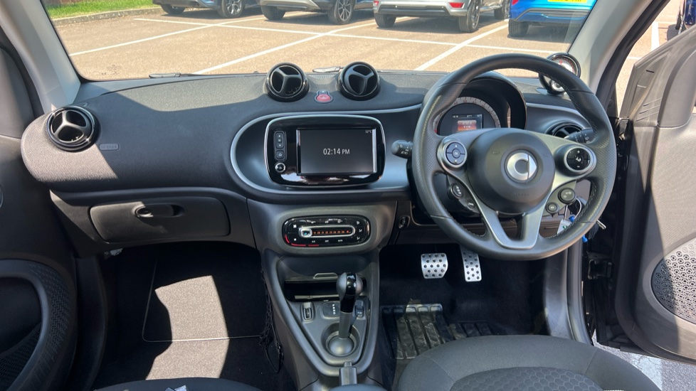 smart EQ fortwo coupe 60kW EQ Pulse Premium 17kWh 2dr Auto [22kWCh] Electric Coupe - Image 10