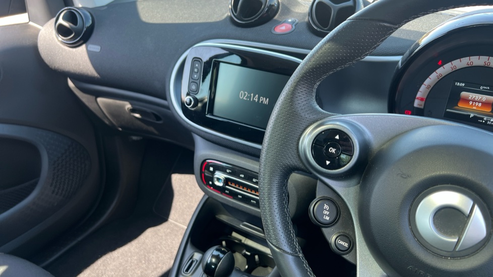 smart EQ fortwo coupe 60kW EQ Pulse Premium 17kWh 2dr Auto [22kWCh] Electric Coupe - Image 14