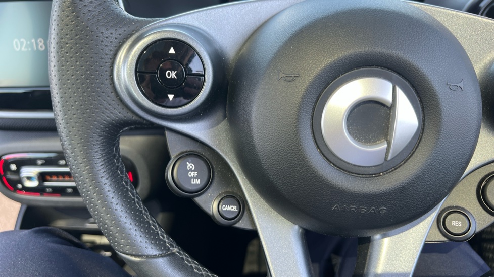 smart EQ fortwo coupe 60kW EQ Pulse Premium 17kWh 2dr Auto [22kWCh] Electric Coupe - Image 27