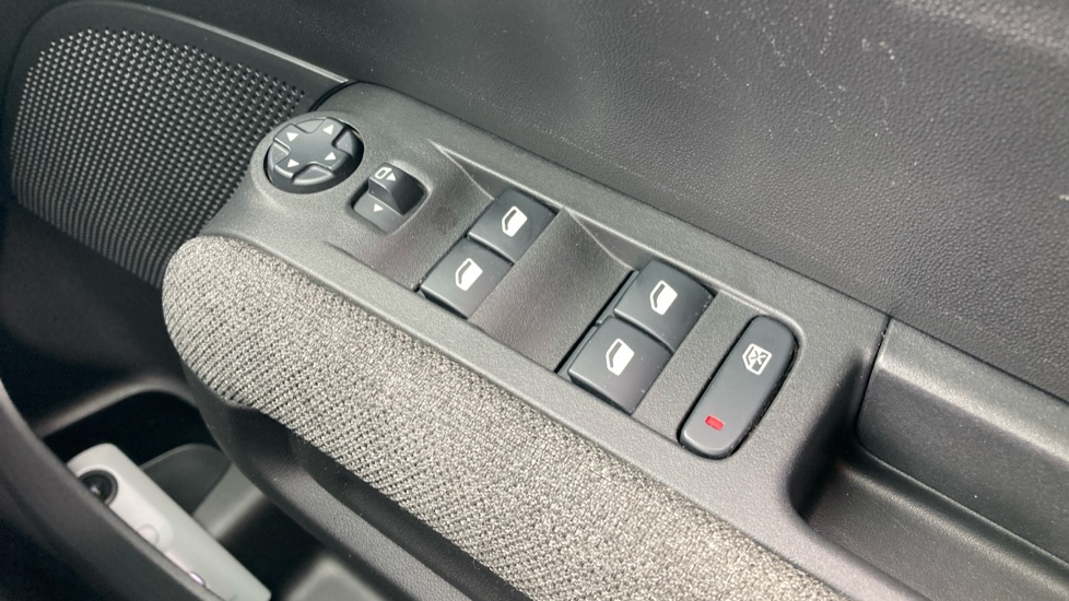 Citroen C3 Aircross 1.2 PureTech 110 C-Series 5dr Petrol Hatchback - Image 21