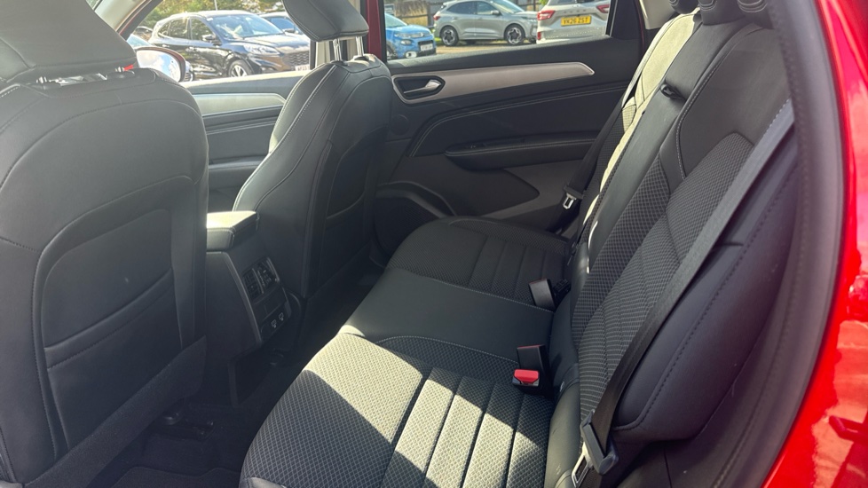 Renault Arkana 1.6 E-TECH Hybrid 145 S Edition 5dr Auto Hybrid Estate - Image 16