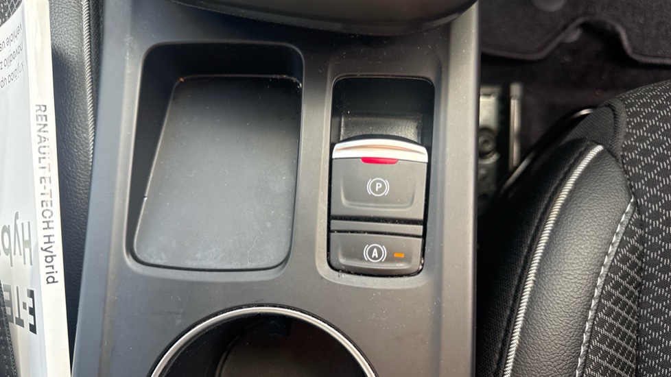 Renault Arkana 1.6 E-TECH Hybrid 145 S Edition 5dr Auto Hybrid Estate - Image 31