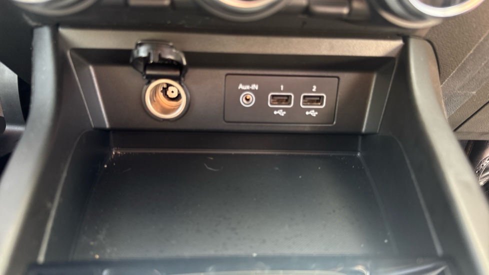 Renault Arkana 1.6 E-TECH Hybrid 145 S Edition 5dr Auto Hybrid Estate - Image 35