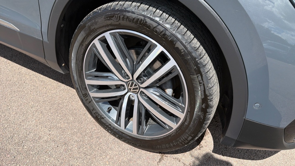 Volkswagen Tiguan 1.5 TSI 150 Elegance 5dr DSG Petrol Estate - Image 43