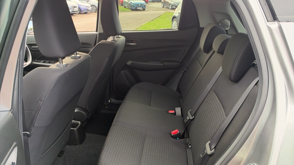 Suzuki Swift 1.2 Dualjet 83 12V Hybrid SZ5 5dr Petrol Hatchback - Image 16