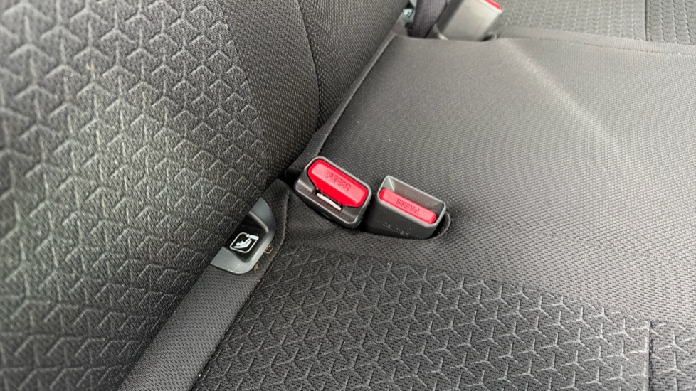 Suzuki Swift 1.2 Dualjet 83 12V Hybrid SZ5 5dr Petrol Hatchback - Image 17
