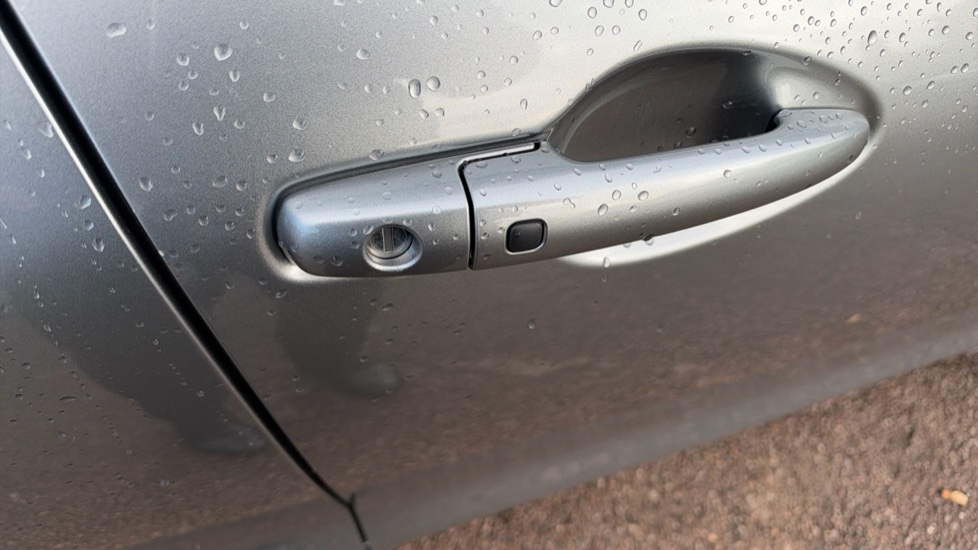 Suzuki Swift 1.2 Dualjet 83 12V Hybrid SZ5 5dr Petrol Hatchback - Image 23