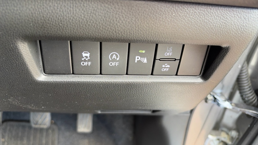 Suzuki Swift 1.2 Dualjet 83 12V Hybrid SZ5 5dr Petrol Hatchback - Image 27
