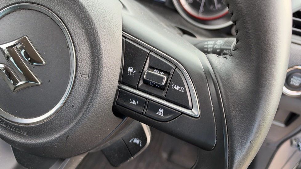 Suzuki Swift 1.2 Dualjet 83 12V Hybrid SZ5 5dr Petrol Hatchback - Image 28
