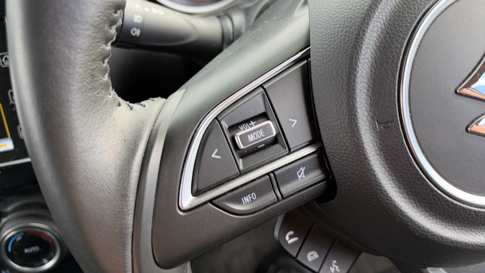Suzuki Swift 1.2 Dualjet 83 12V Hybrid SZ5 5dr Petrol Hatchback - Image 31