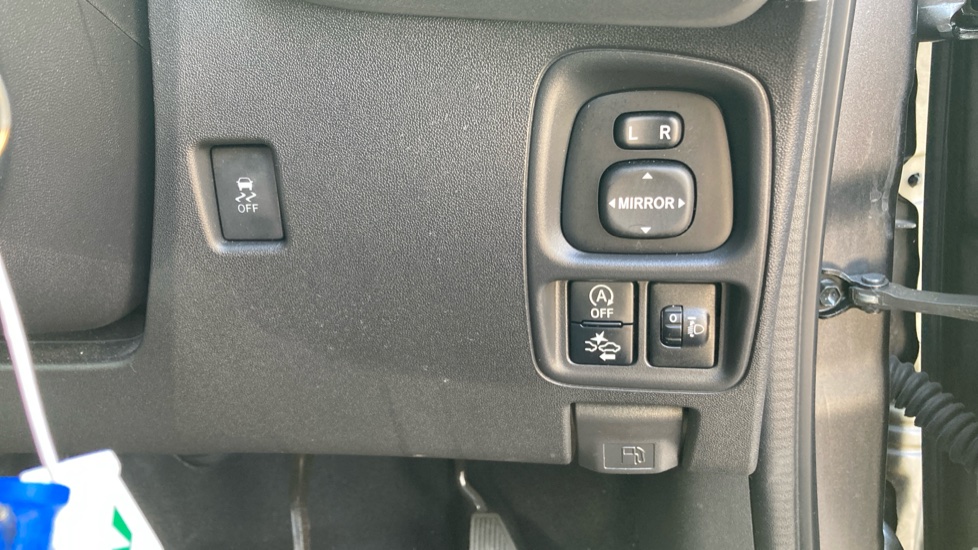 Toyota Aygo 1.0 VVT-i X-Trend TSS 5dr Petrol Hatchback - Image 21