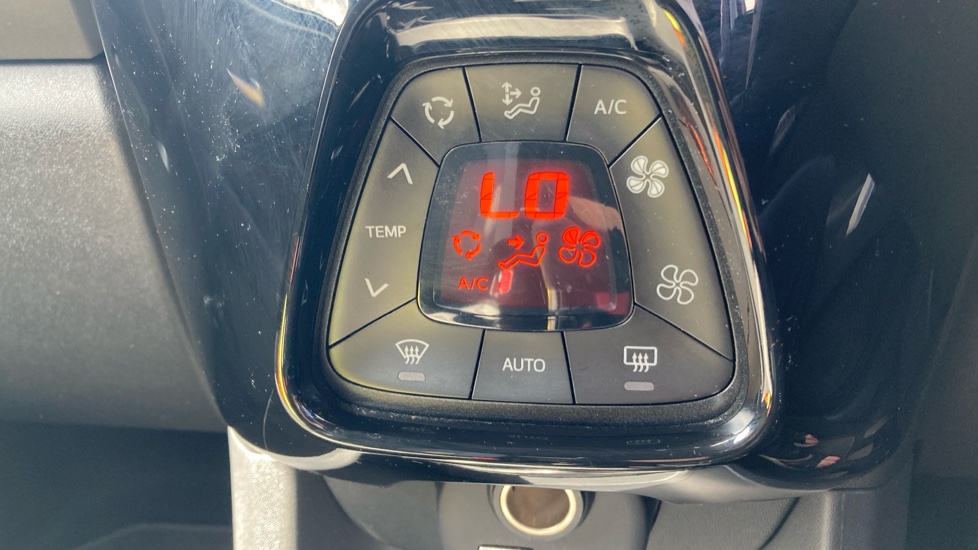 Toyota Aygo 1.0 VVT-i X-Trend TSS 5dr Petrol Hatchback - Image 30