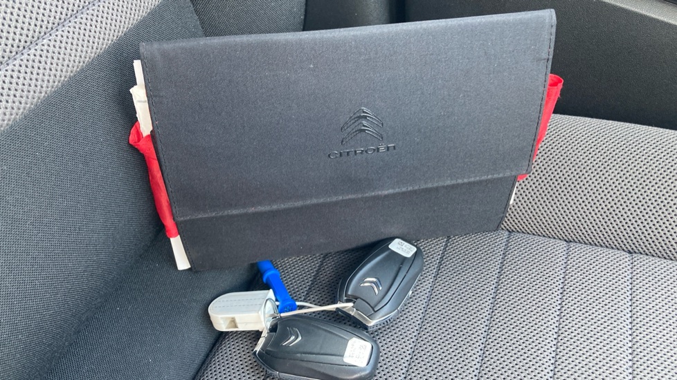 Citroen C3 Aircross 1.2 PureTech 130 Shine Plus 5dr EAT6 Petrol Hatchback - Image 19