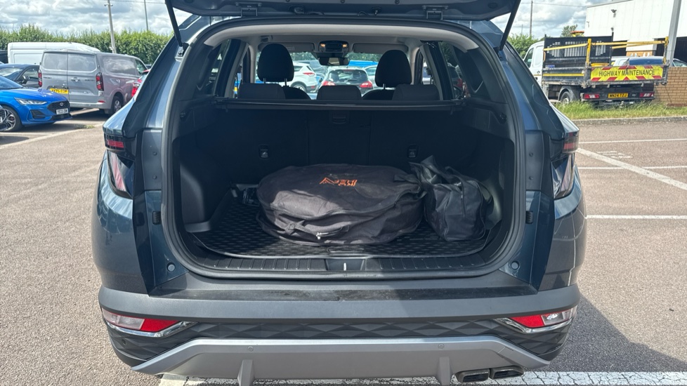 Hyundai TUCSON 1.6 TGDi Hybrid 230 Premium 5dr 2WD Auto Hybrid Estate - Image 4