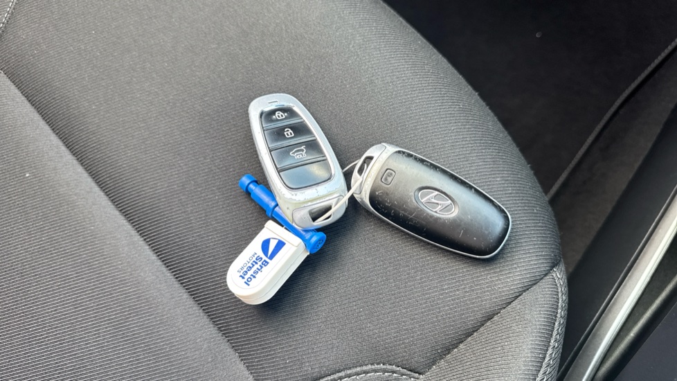 Hyundai TUCSON 1.6 TGDi Hybrid 230 Premium 5dr 2WD Auto Hybrid Estate - Image 20