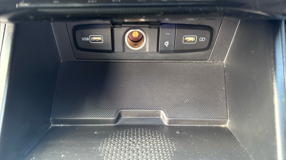 Hyundai TUCSON 1.6 TGDi Hybrid 230 Premium 5dr 2WD Auto Hybrid Estate - Image 35