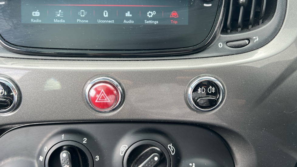 Fiat 500 1.0 Mild Hybrid 3dr Petrol Hatchback - Image 37
