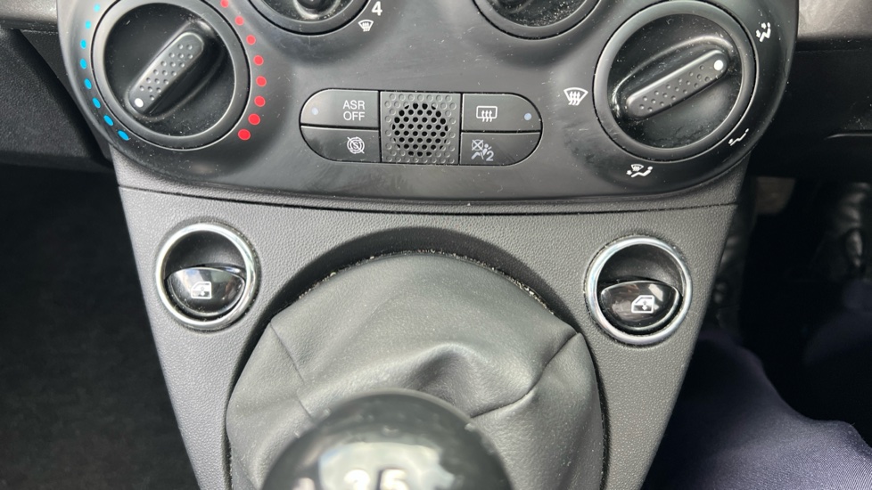 Fiat 500 1.0 Mild Hybrid 3dr Petrol Hatchback - Image 39