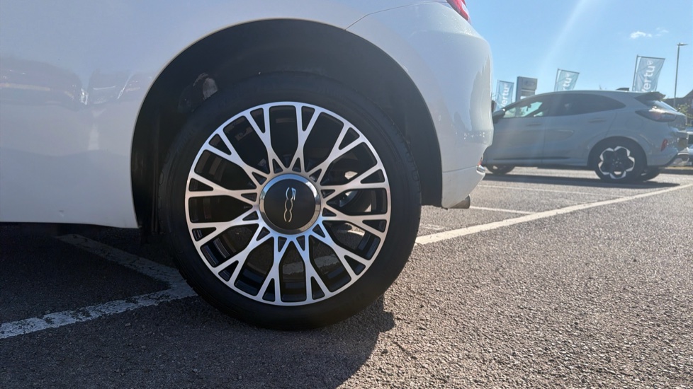 Fiat 500 1.0 Mild Hybrid Top 3dr Petrol Hatchback - Image 7