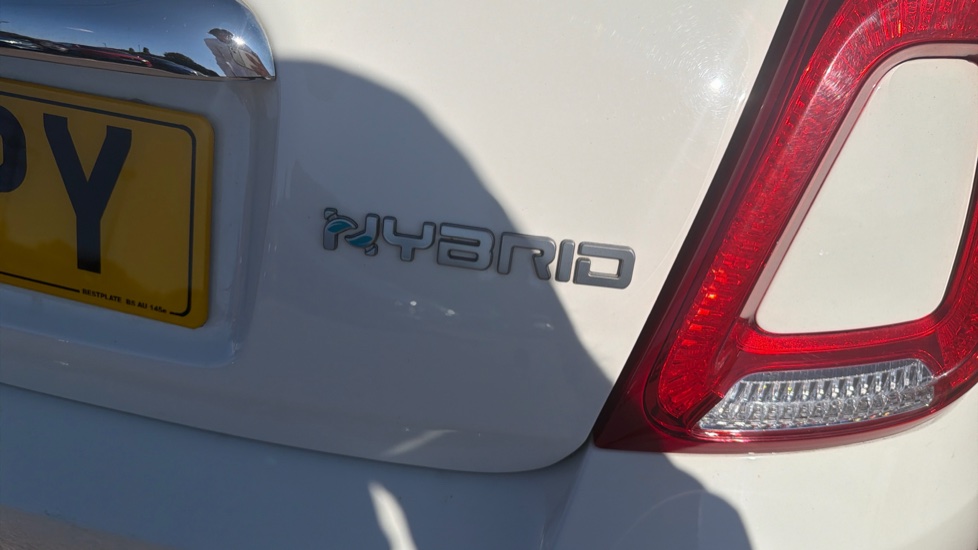 Fiat 500 1.0 Mild Hybrid Top 3dr Petrol Hatchback - Image 21
