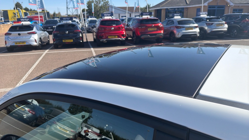 Fiat 500 1.0 Mild Hybrid Top 3dr Petrol Hatchback - Image 25