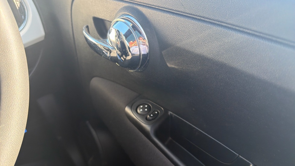 Fiat 500 1.0 Mild Hybrid Top 3dr Petrol Hatchback - Image 36