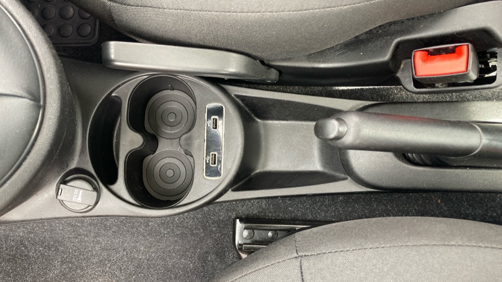 Fiat 500 1.0 Mild Hybrid Top 3dr Petrol Hatchback - Image 23