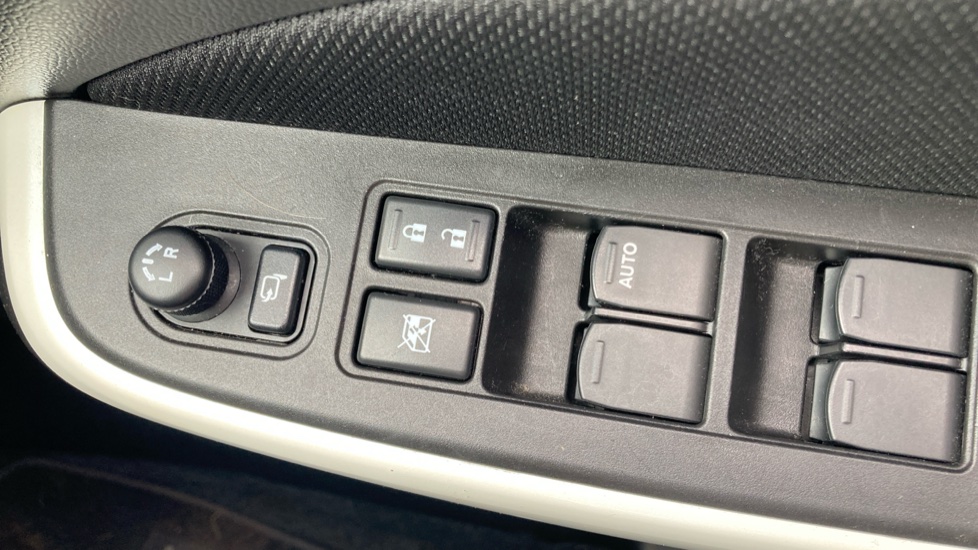 Suzuki Swift 1.0 Boosterjet SHVS SZ5 5dr Petrol Hatchback - Image 28