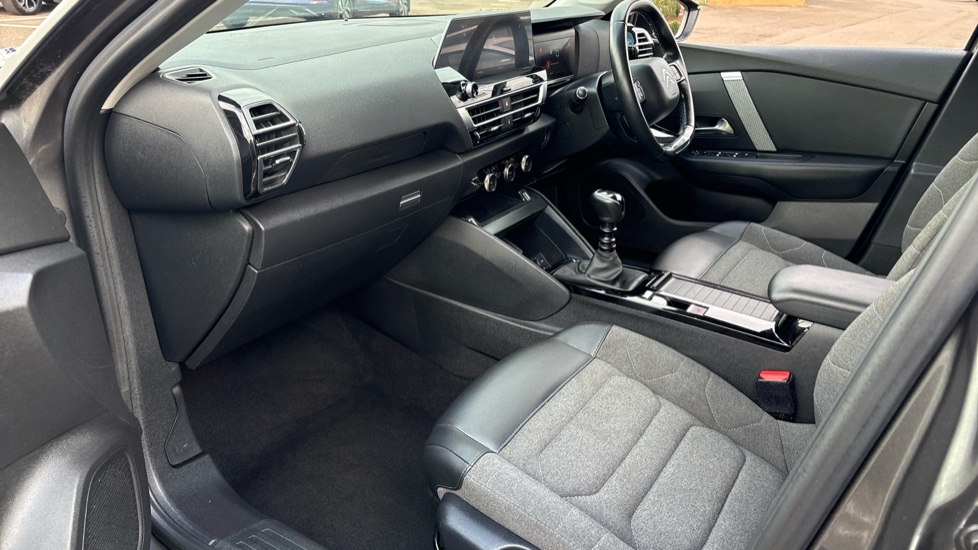 Citroen C4 1.2 PureTech [130] Shine 5dr Petrol Hatchback - Image 9