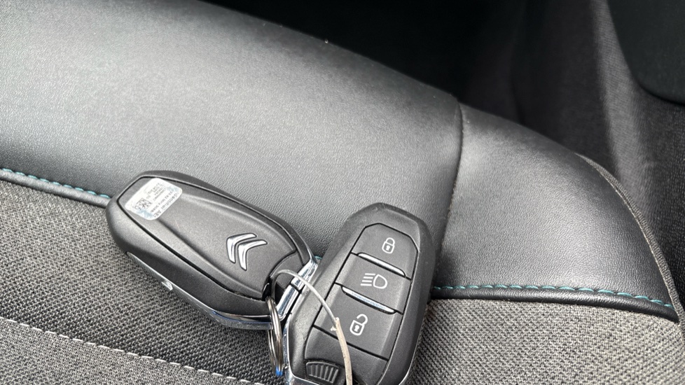 Citroen C4 1.2 PureTech [130] Shine 5dr Petrol Hatchback - Image 19