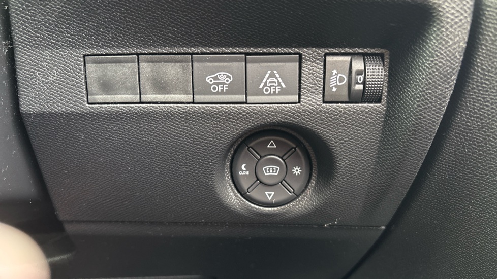 Citroen C4 1.2 PureTech [130] Shine 5dr Petrol Hatchback - Image 31