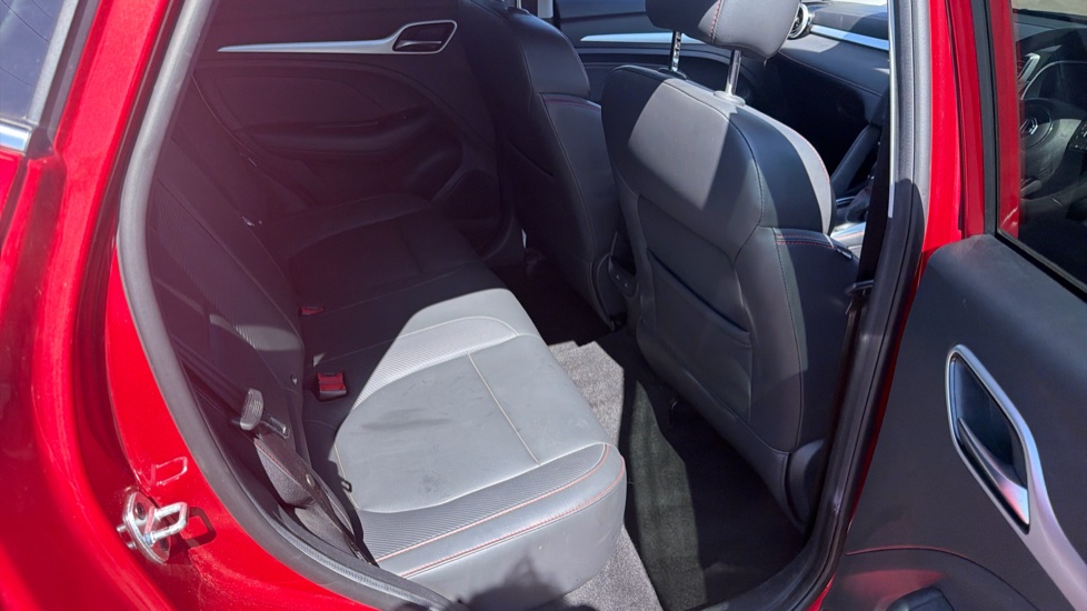 MG ZS 1.0T GDi Exclusive 5dr DCT Petrol Hatchback - Image 16