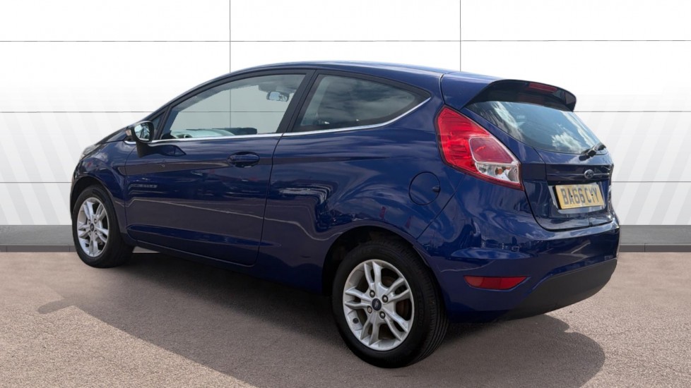 Ford Fiesta 1.25 82 Zetec 3dr Petrol Hatchback - Image 2