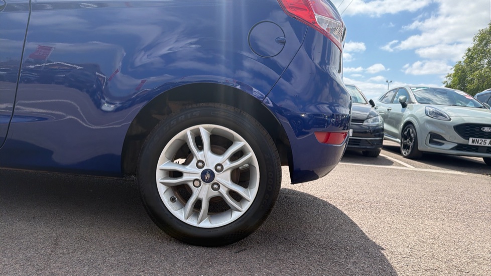 Ford Fiesta 1.25 82 Zetec 3dr Petrol Hatchback - Image 7
