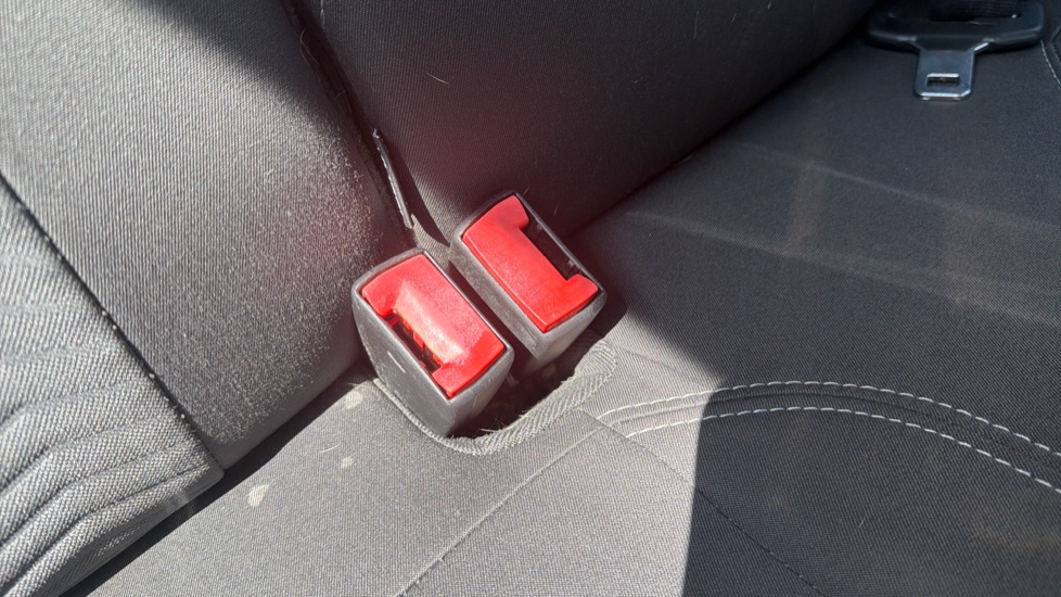 Ford Fiesta 1.25 82 Zetec 3dr Petrol Hatchback - Image 17