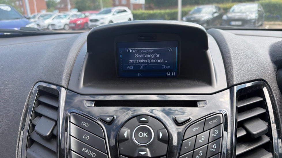 Ford Fiesta 1.25 82 Zetec 3dr Petrol Hatchback - Image 21