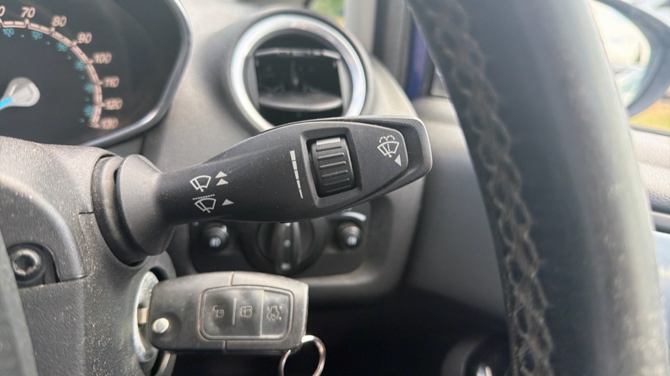 Ford Fiesta 1.25 82 Zetec 3dr Petrol Hatchback - Image 27