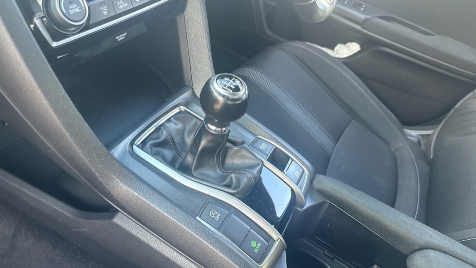 Honda Civic 1.0 VTEC Turbo SR 5dr Petrol Hatchback - Image 13