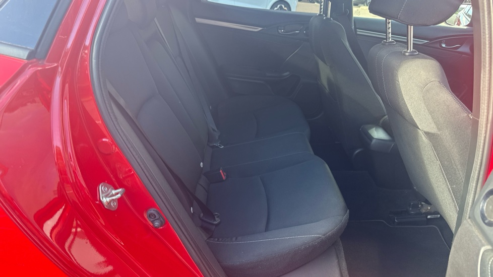 Honda Civic 1.0 VTEC Turbo SR 5dr Petrol Hatchback - Image 31