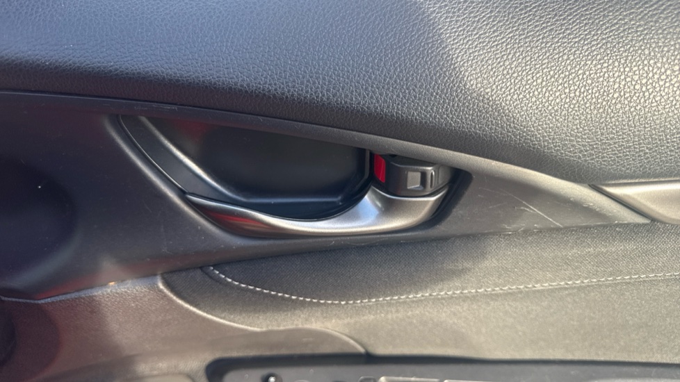 Honda Civic 1.0 VTEC Turbo SR 5dr Petrol Hatchback - Image 32